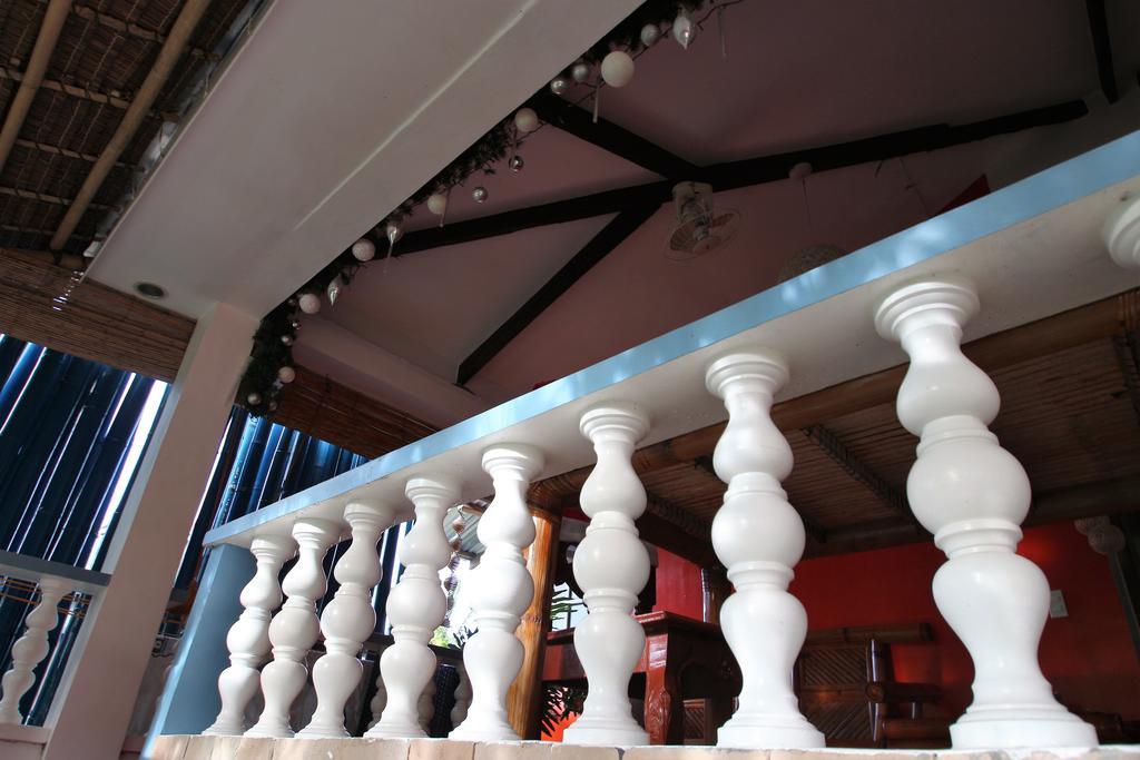 Blue Bamboo Hotel Balabag  Экстерьер фото