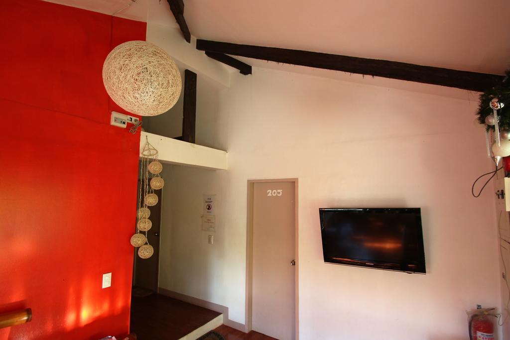 Blue Bamboo Hotel Balabag  Экстерьер фото