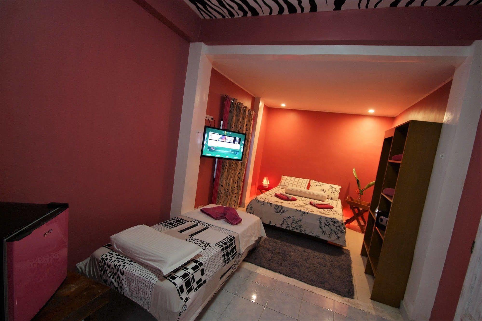 Blue Bamboo Hotel Balabag  Экстерьер фото