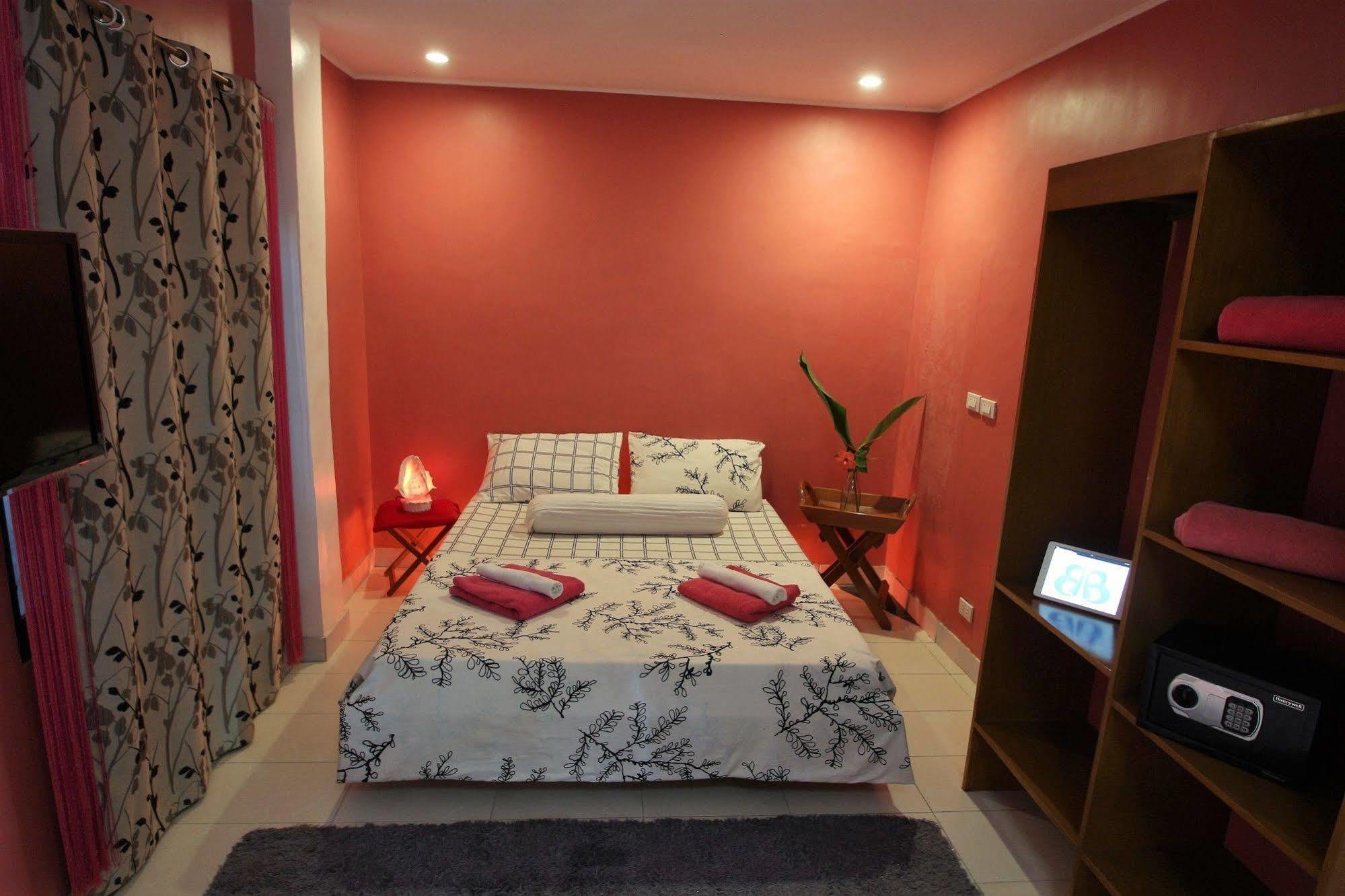 Blue Bamboo Hotel Balabag  Экстерьер фото