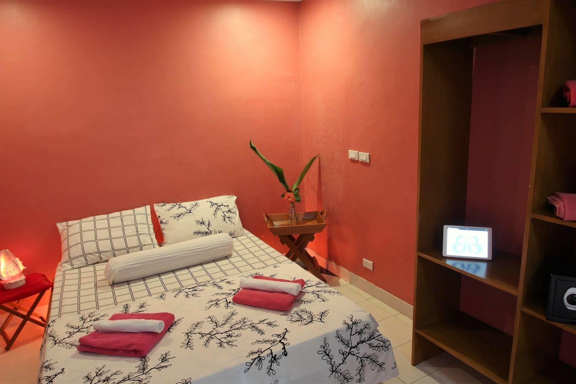 Blue Bamboo Hotel Balabag  Экстерьер фото