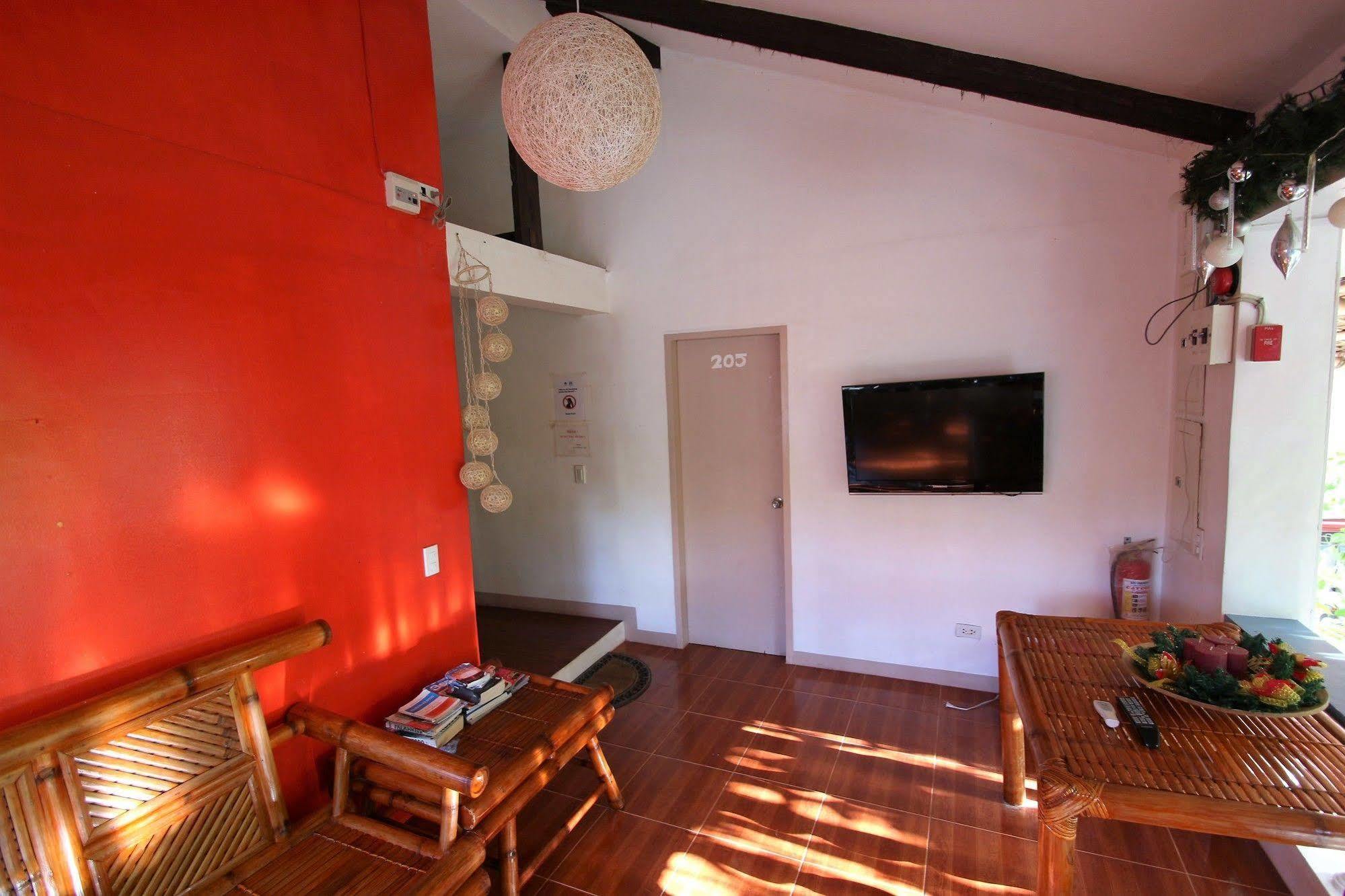 Blue Bamboo Hotel Balabag  Экстерьер фото